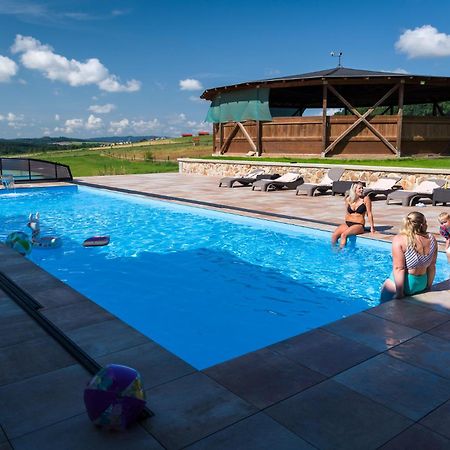 Отель Ranch Jestrebice Hermanicky Экстерьер фото