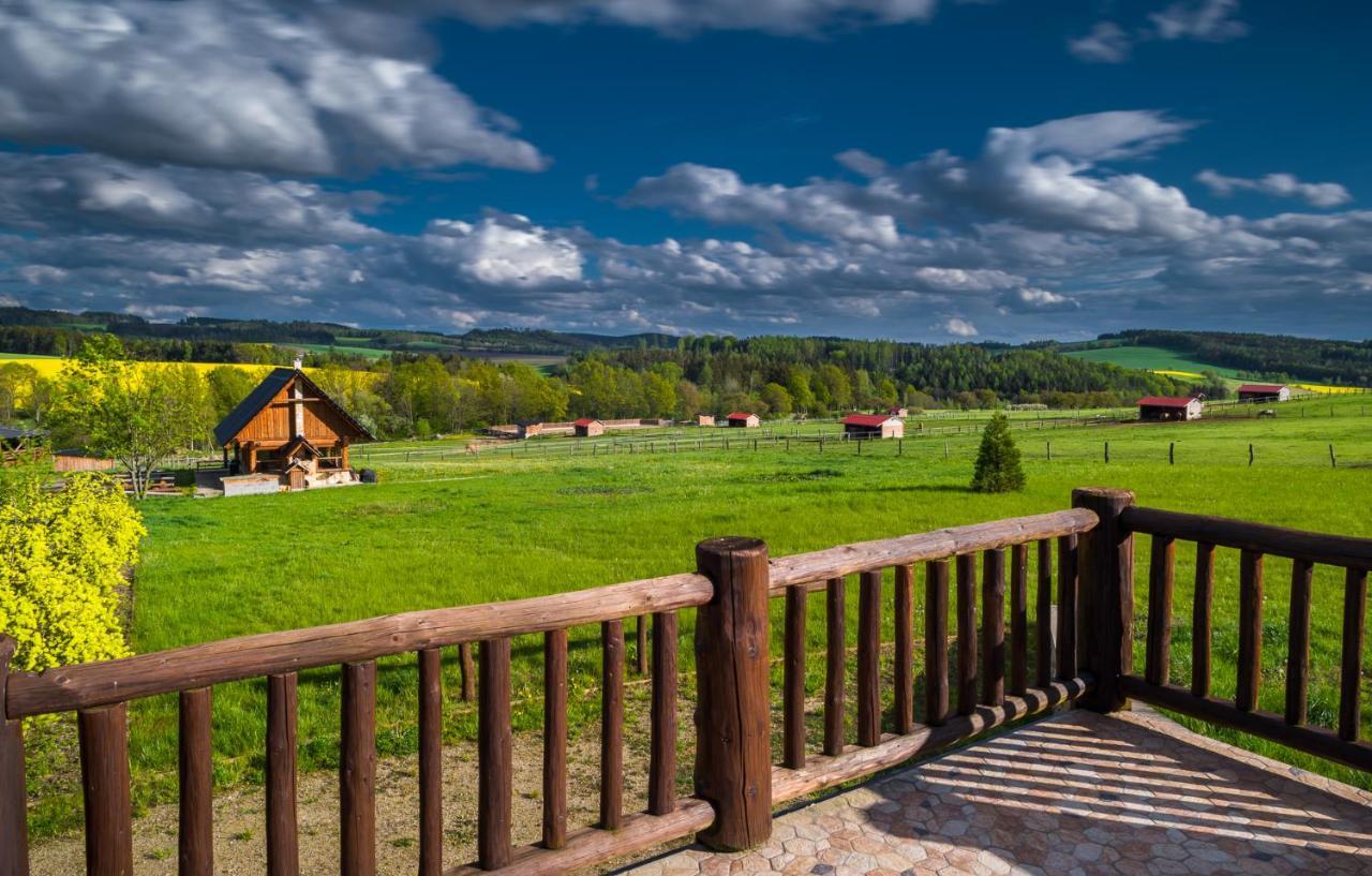 Отель Ranch Jestrebice Hermanicky Экстерьер фото