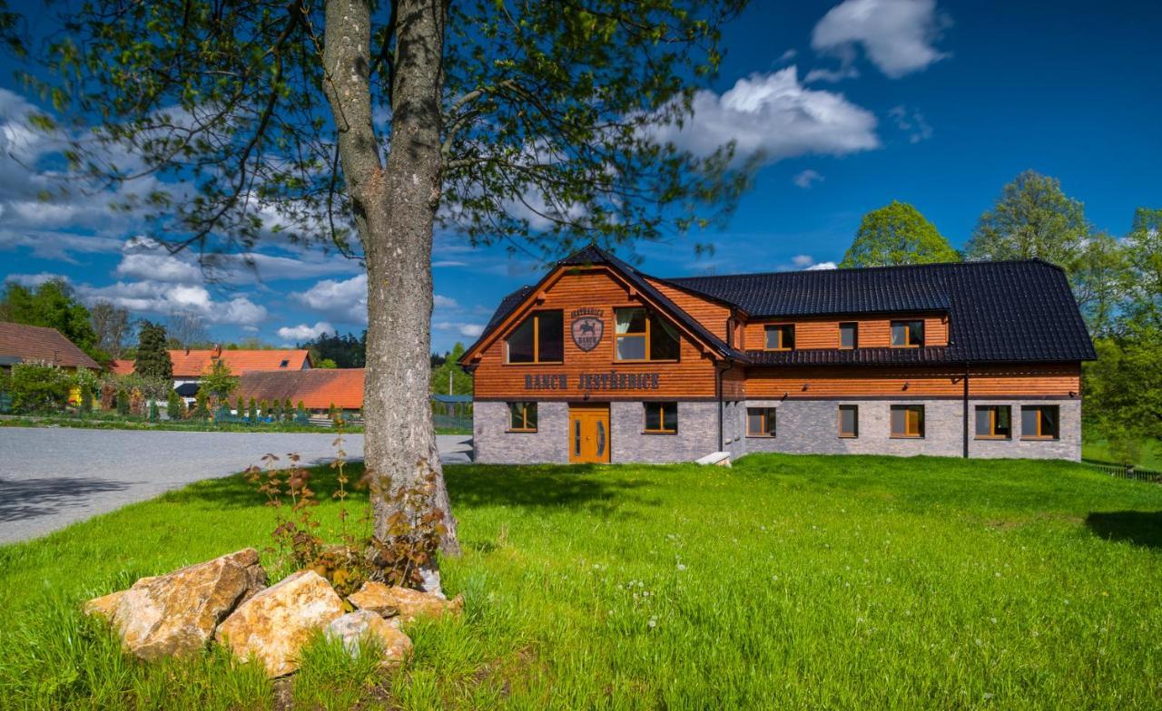 Отель Ranch Jestrebice Hermanicky Экстерьер фото