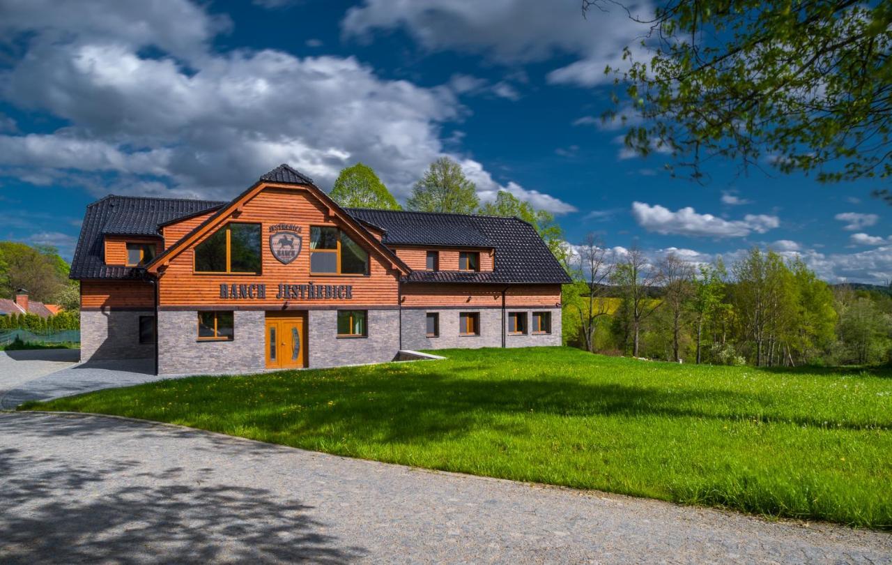 Отель Ranch Jestrebice Hermanicky Экстерьер фото