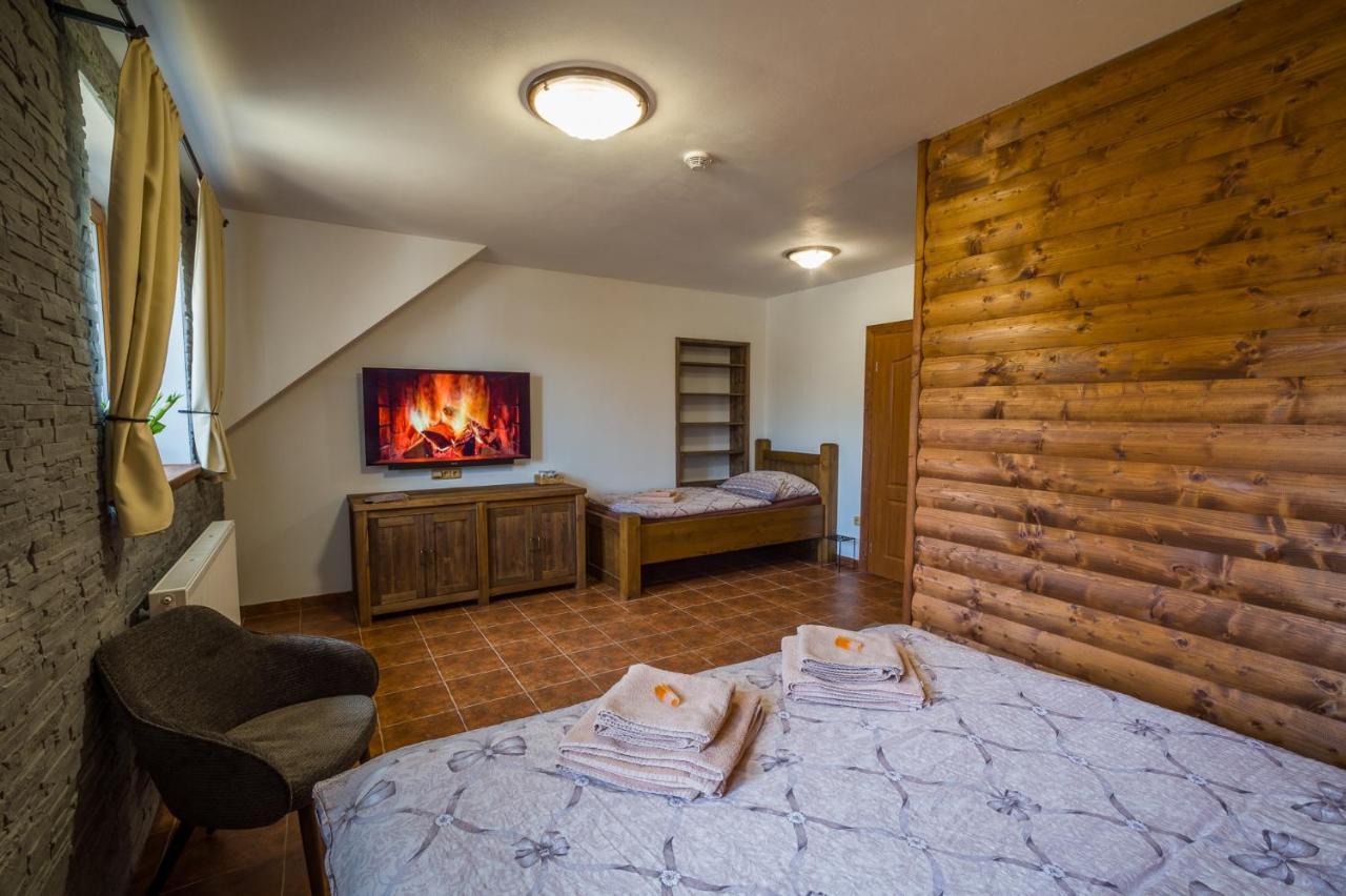 Отель Ranch Jestrebice Hermanicky Экстерьер фото