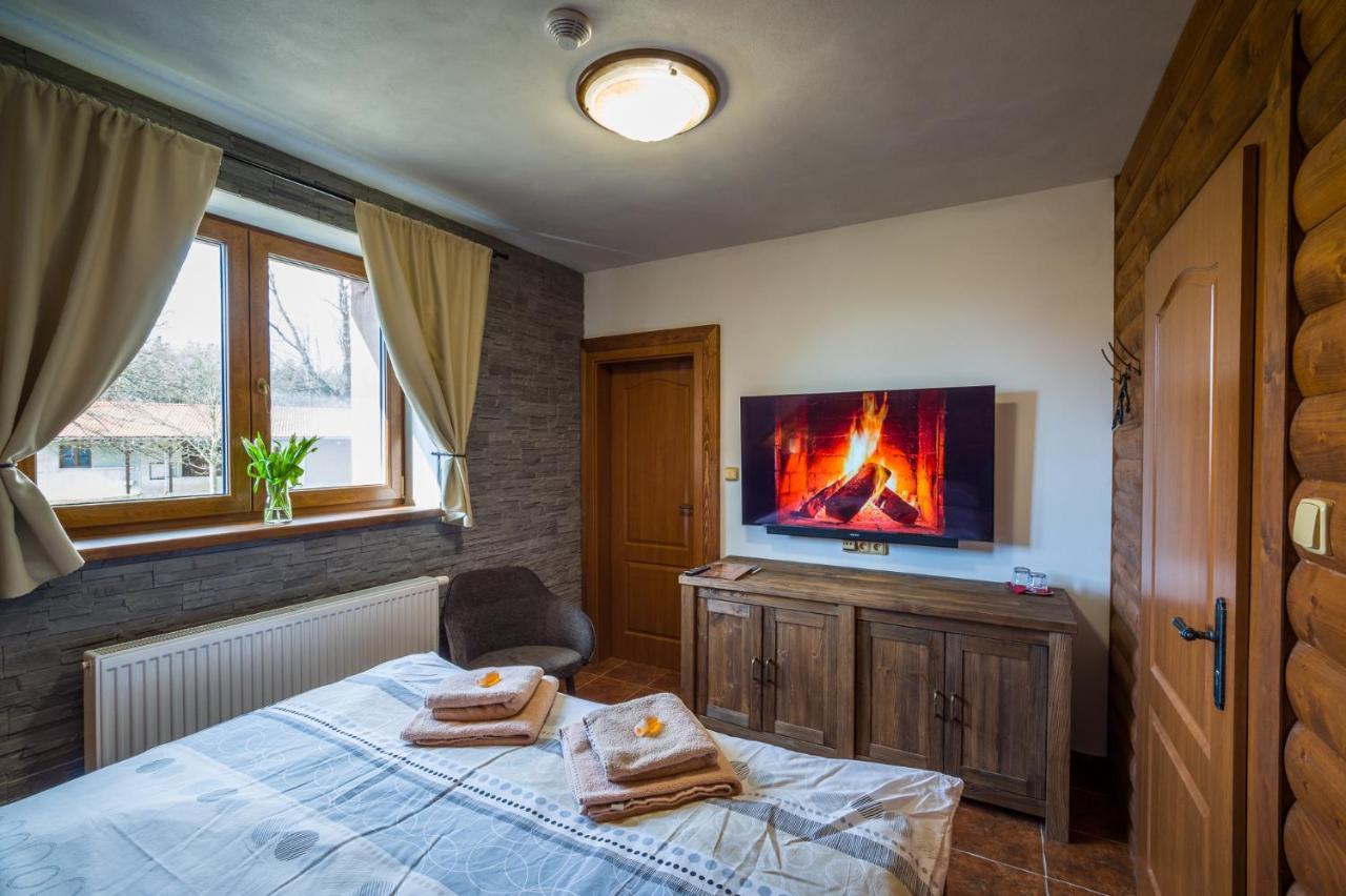 Отель Ranch Jestrebice Hermanicky Экстерьер фото