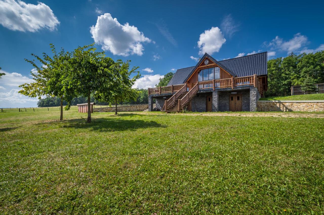 Отель Ranch Jestrebice Hermanicky Экстерьер фото