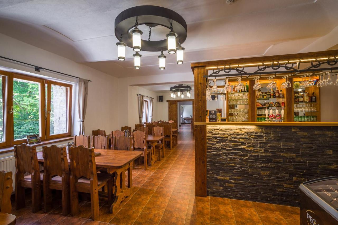 Отель Ranch Jestrebice Hermanicky Экстерьер фото