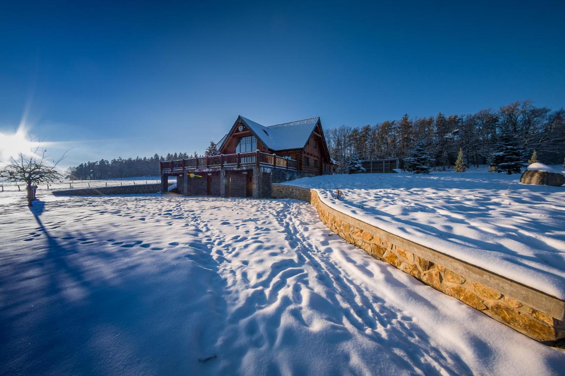 Отель Ranch Jestrebice Hermanicky Экстерьер фото